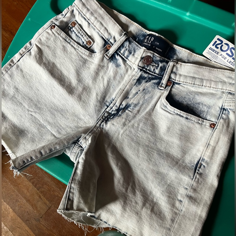 Gap light wash shorts